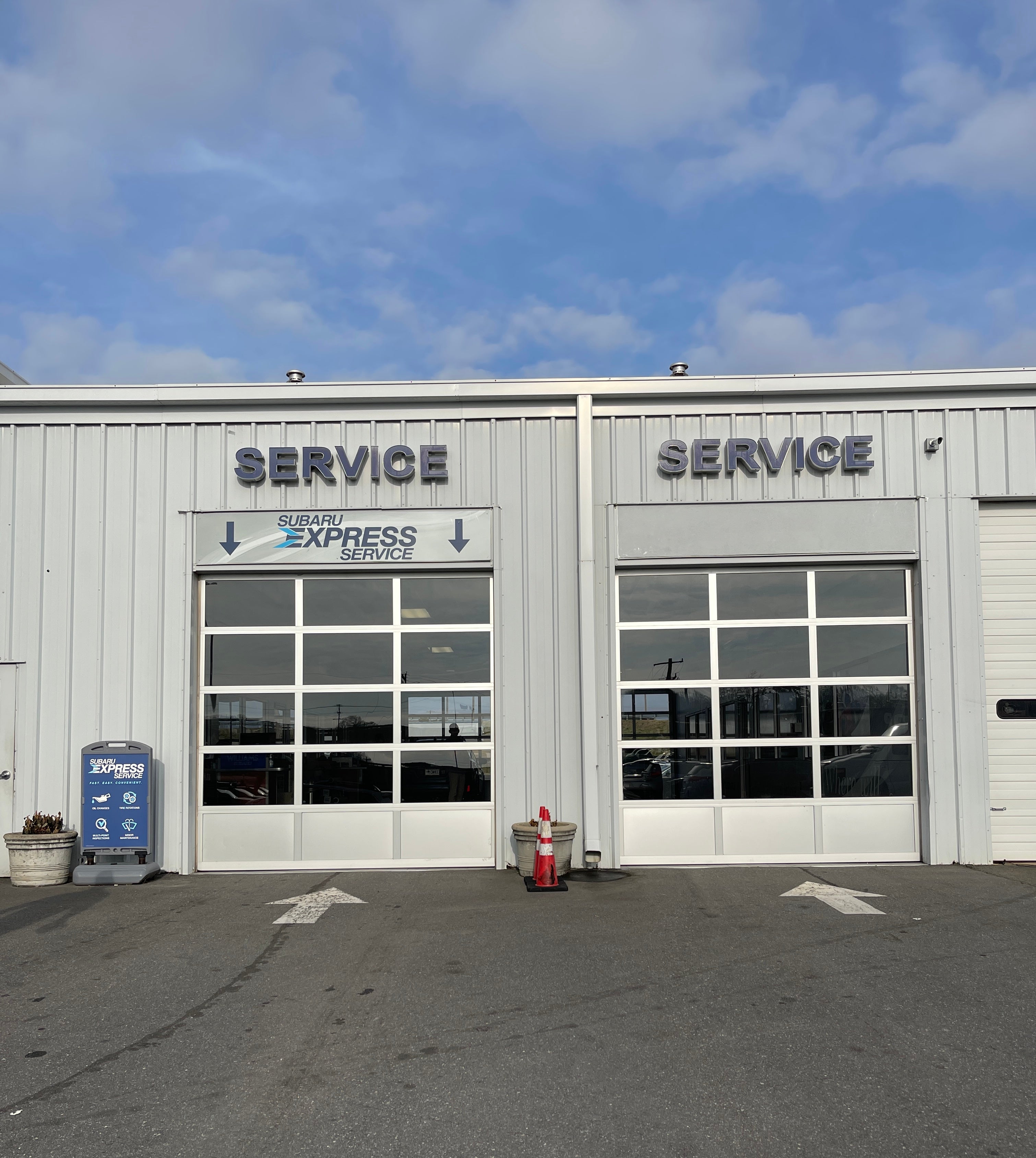 Subaru Service Garage Image